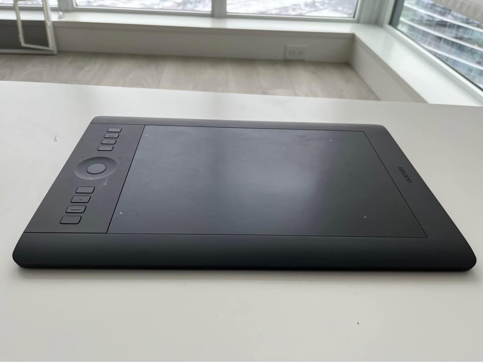 Wacom Intuos Pro Medium Tablet - photo 3