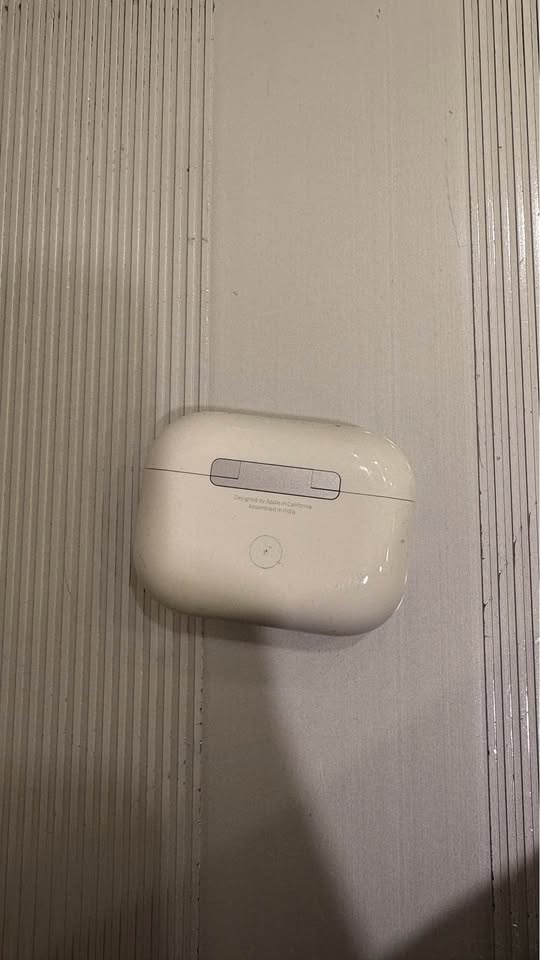 AirPod Pro 2s - photo 2