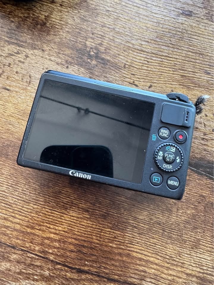 Canon S100 Camera - photo 3