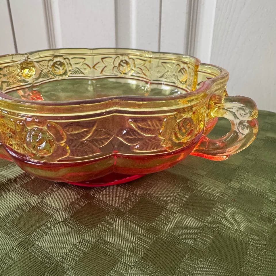 Vintage Jeannette glass carnival bowl with handles. - photo 2