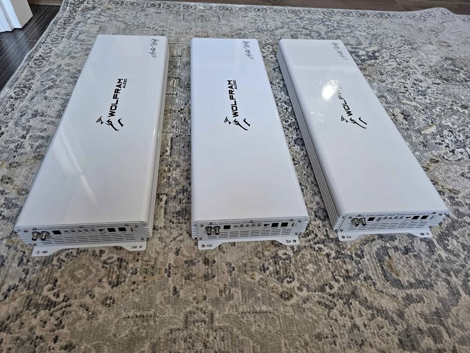 Wolfram AW9k Amps