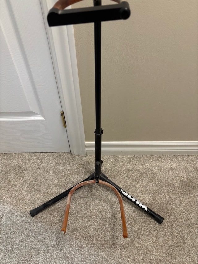 Ultra Guitar Stand with carrying bag