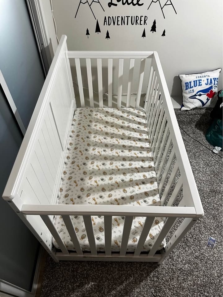 Graco Hadley 4-in-1 Convertible Crib with Drawer & Mattress - photo 4