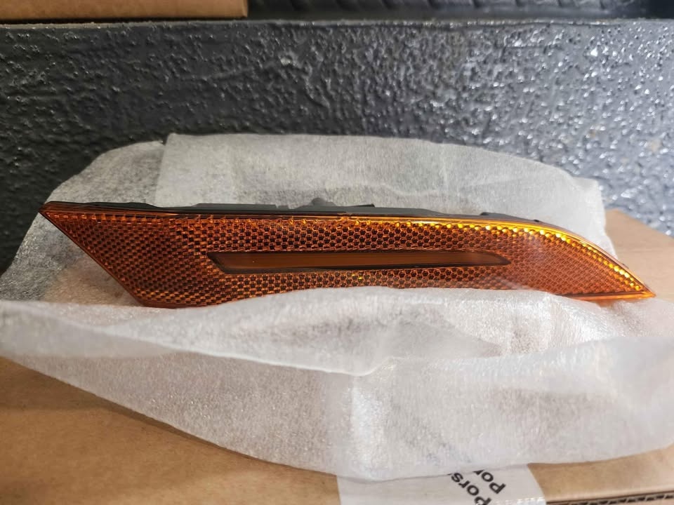 Porsche Side Marker Lights - photo 2