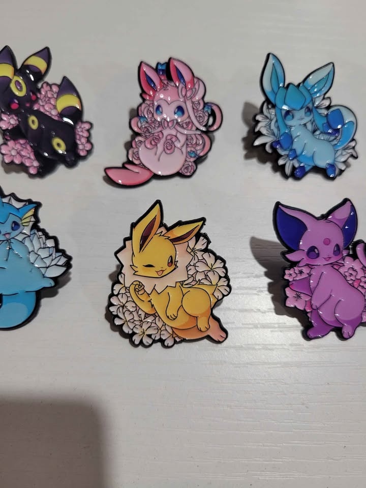 Pokemon Mostly Eeveelution Enamel Pins - photo 5