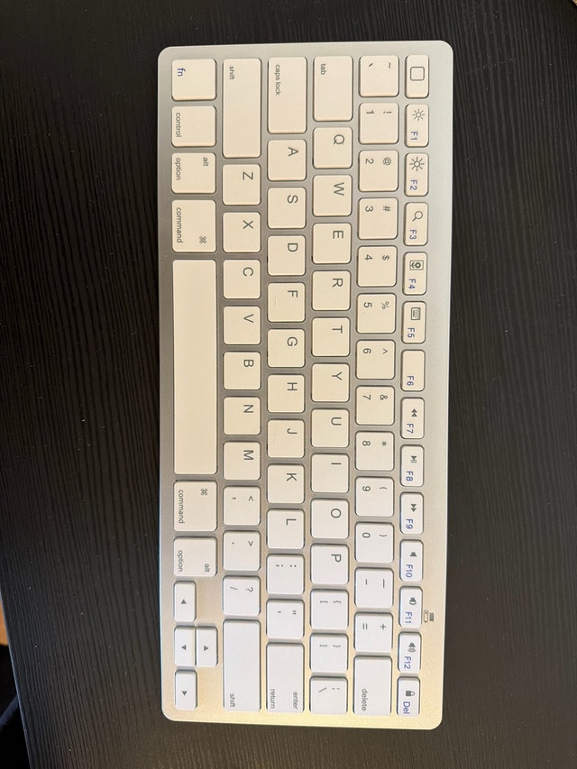 OMOTON Ultra-Slim Bluetooth Keyboard - Mac & iPad Compatible
