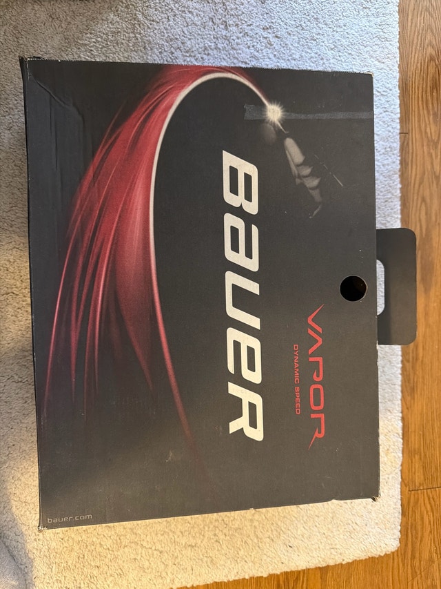 Brand New - Bauer Vapor X200 Ice Skates - Size US 9.5, UK 8.5
