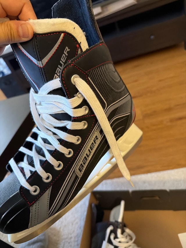 Brand New - Bauer Vapor X200 Ice Skates - Size US 9.5, UK 8.5 - photo 3