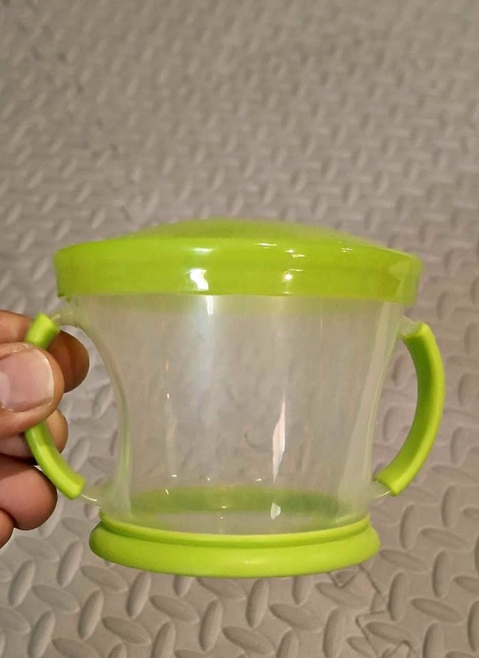 Munchkin Green Snack Catcher with Handles