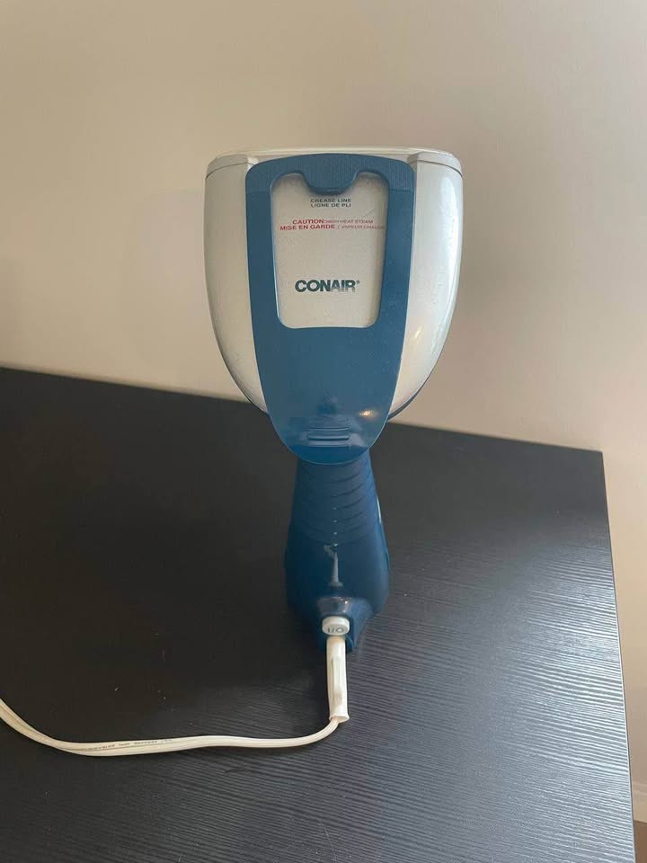 Conair Handheld Garment Steamer for Sale - Like New! - photo 3