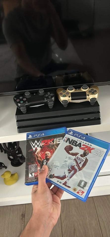 Ps4 Pro - Perfect condition