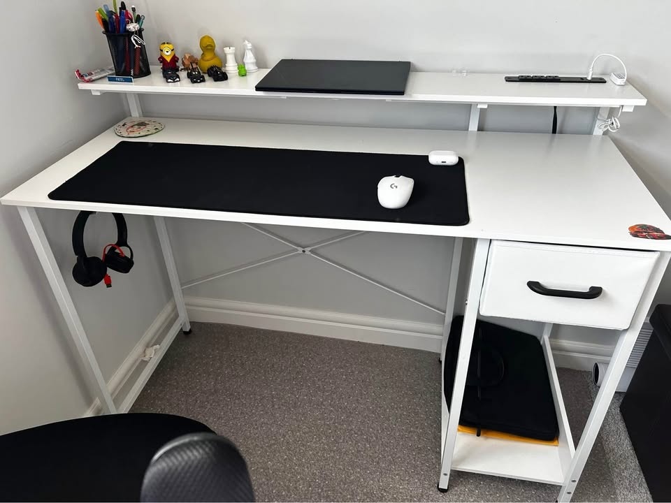 Gaming Desk with RGB Lights - photo 2
