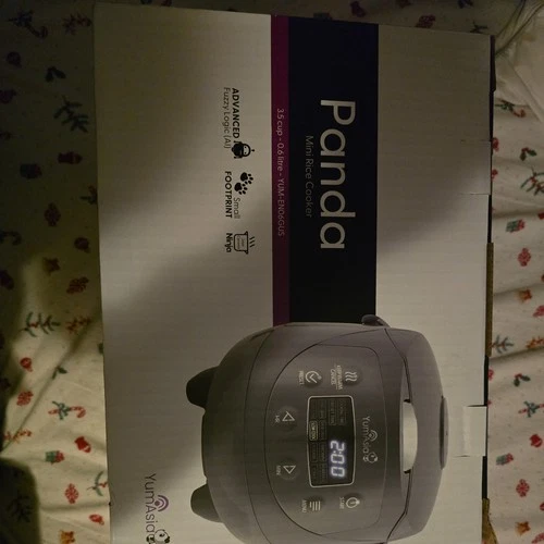 YumAsia Panda Mini Rice Cooker 3.5 Cup White w/ Accessories