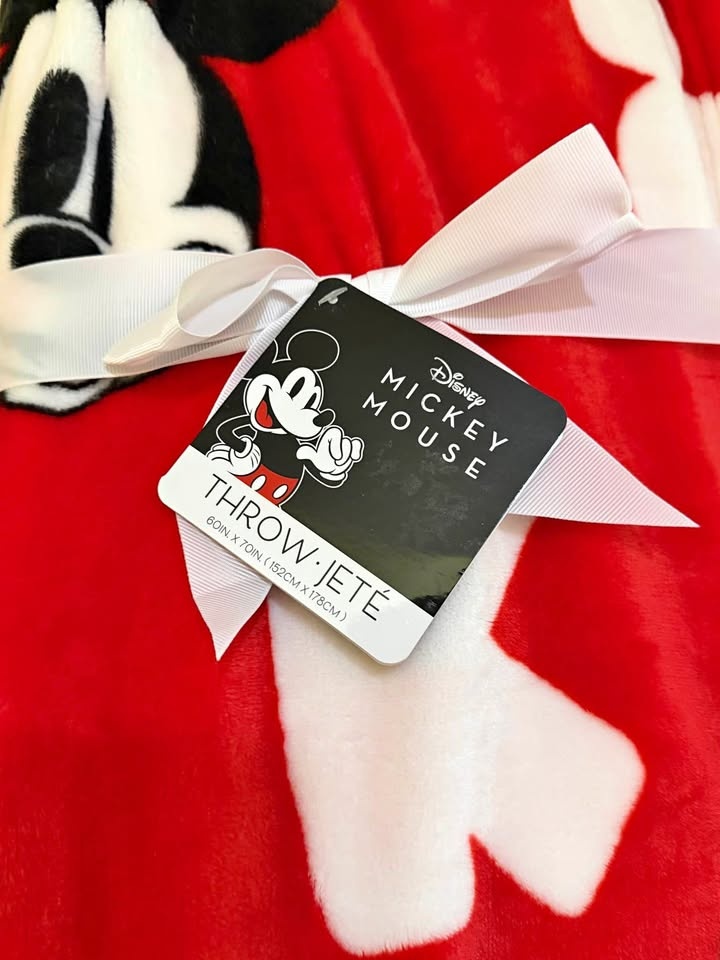 BNWT Disney Mickey Mouse Throw Blanket