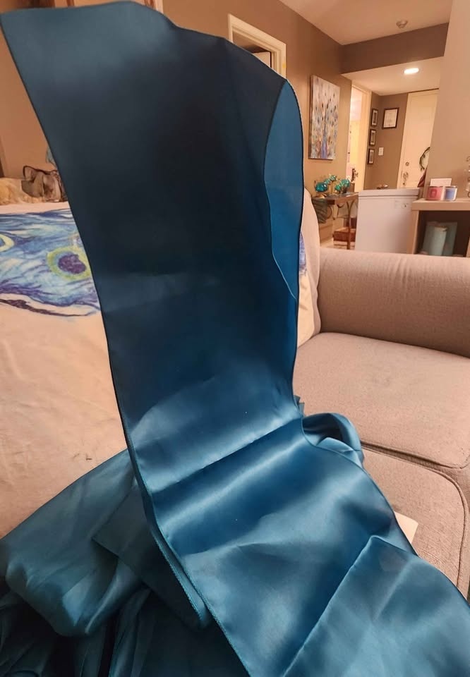 13 Teal Satin Table Runners - photo 3