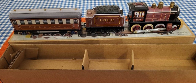 All Metal Model Train with Moving Parts - photo 2