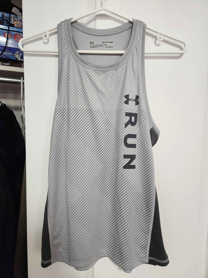 Adidas & Under Armour Athletic Tops Bundle (XS–S) - photo 4