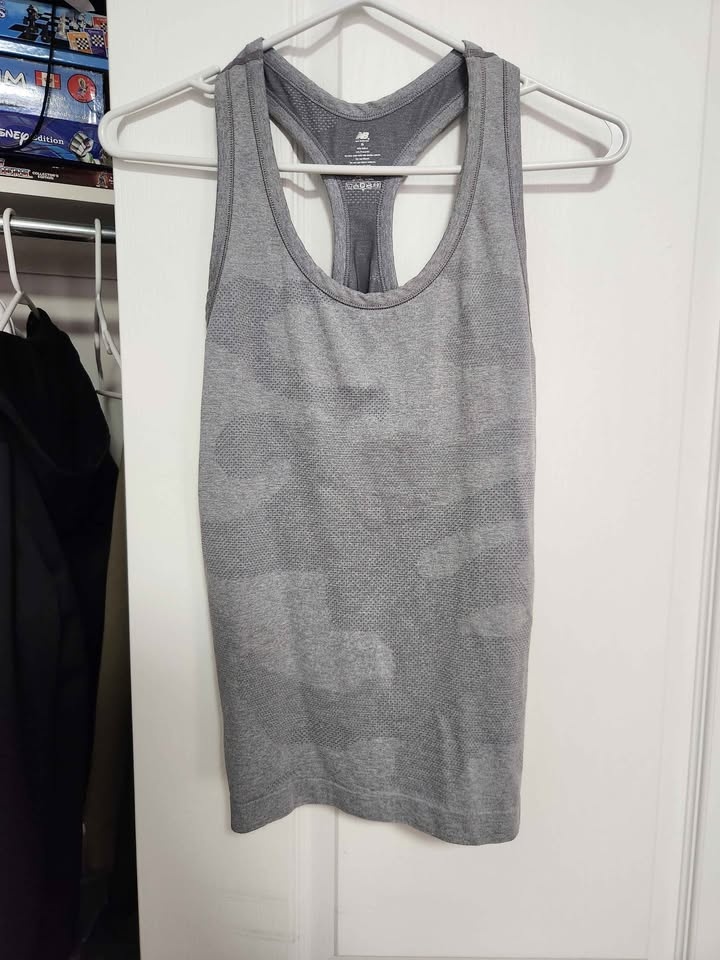 Adidas & Under Armour Athletic Tops Bundle (XS–S) - photo 5