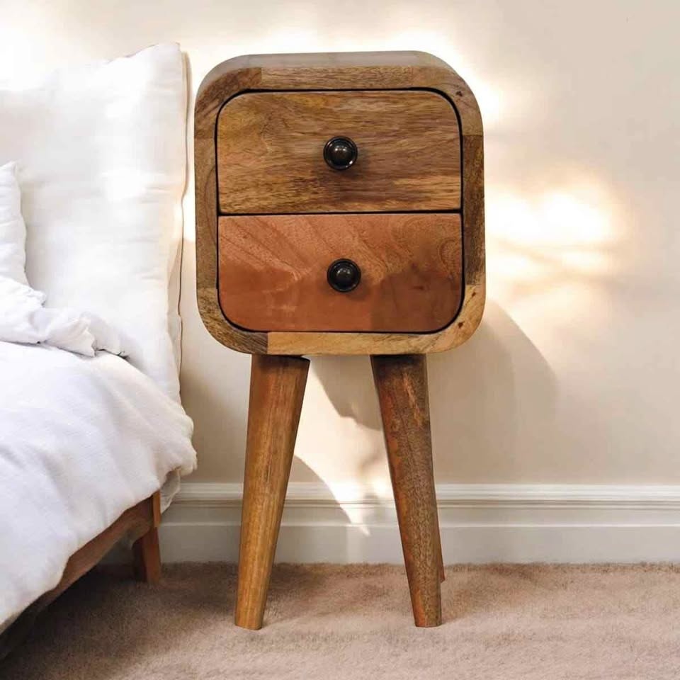 Extra-curved bedside table in oak