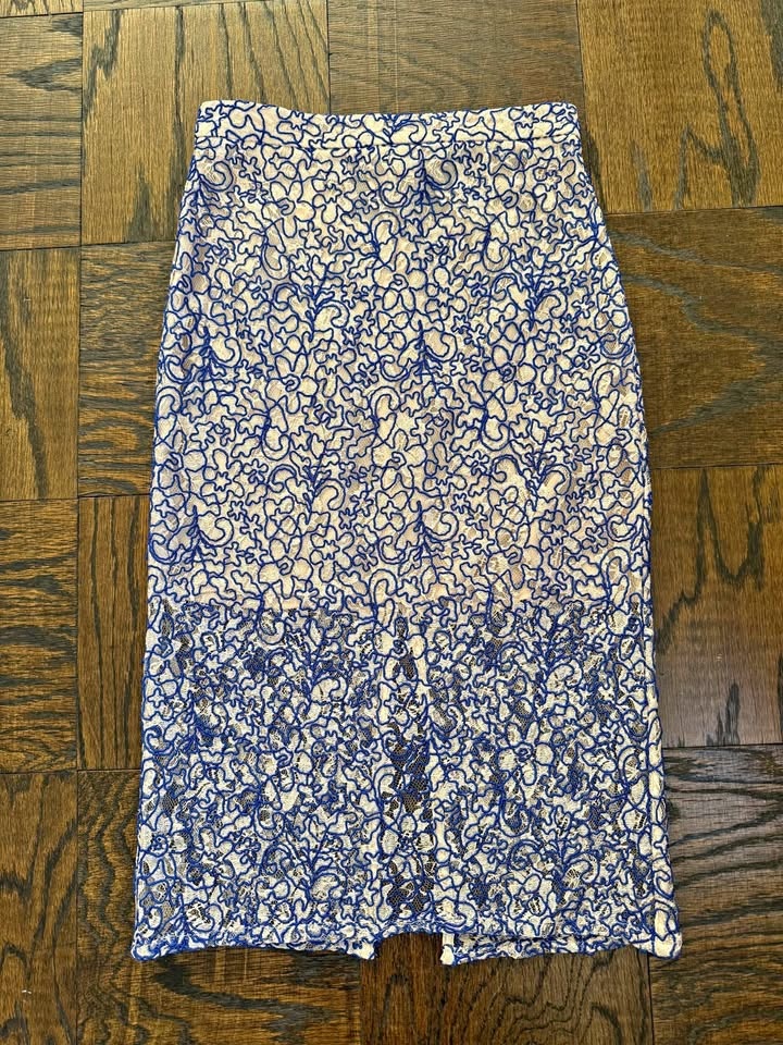 NWT Topshop Blue and White Lace Skirt - Size 4