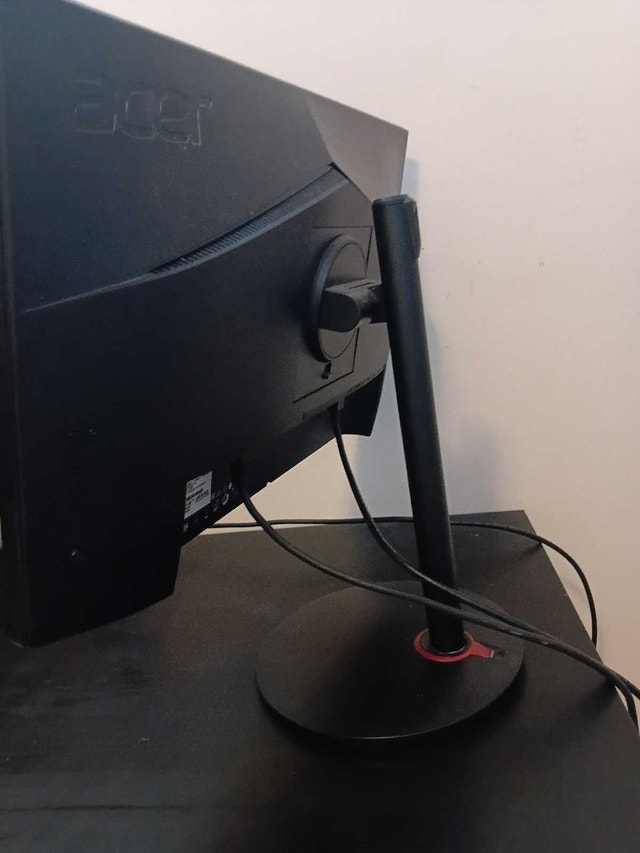 144Hz Acer Nitro XV240Y 23.8" Full HD Gaming Monitor - photo 2