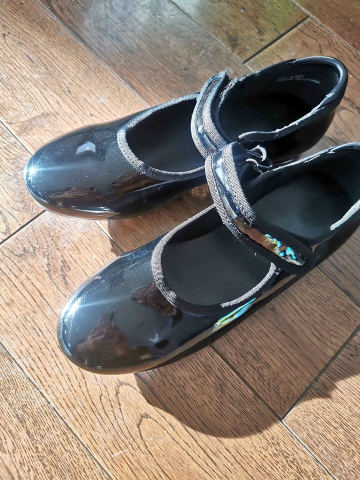 Girls & Boys Non-Slip Tap Dance Shoes - Size 21.5cm