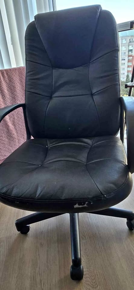 Comfortable Black Office Chair