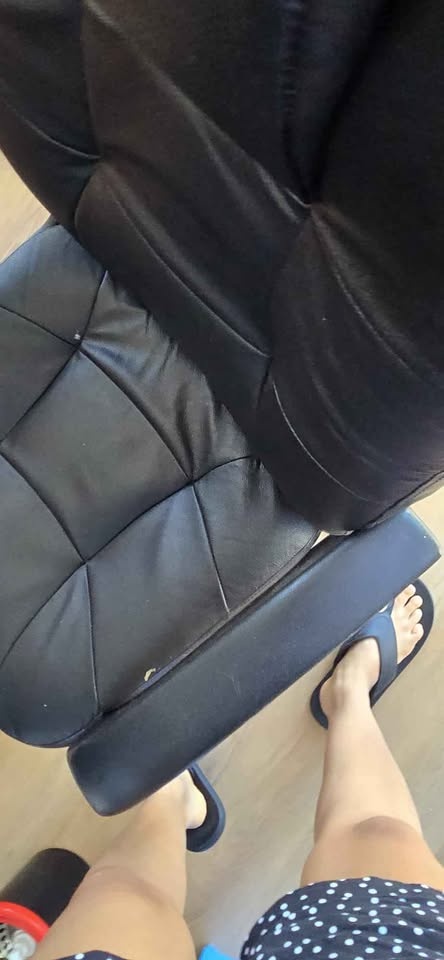 Comfortable Black Office Chair - photo 3