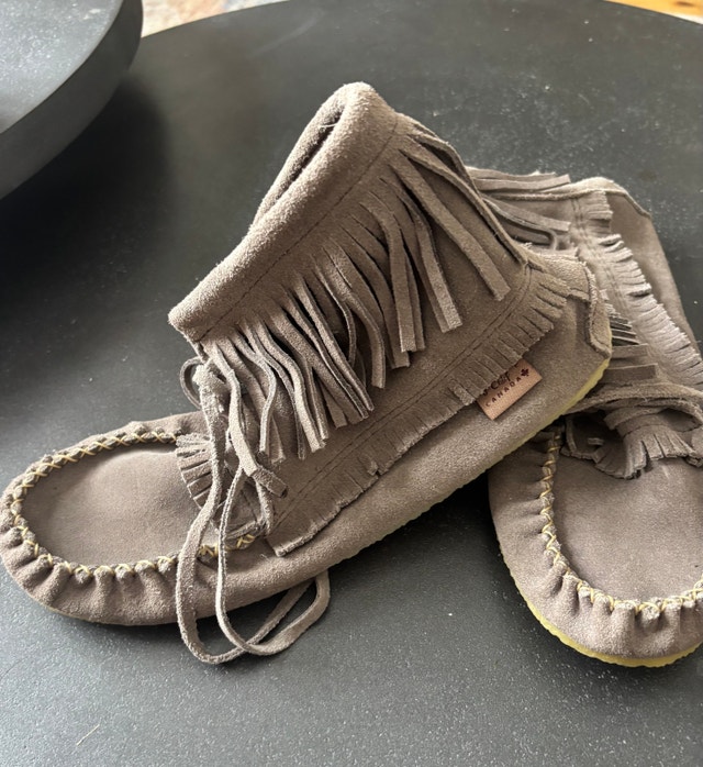Laurentian Chief Moccasins