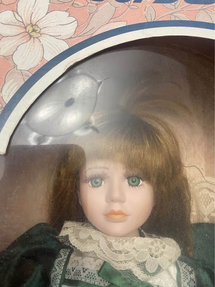 Porcelain doll - photo 2