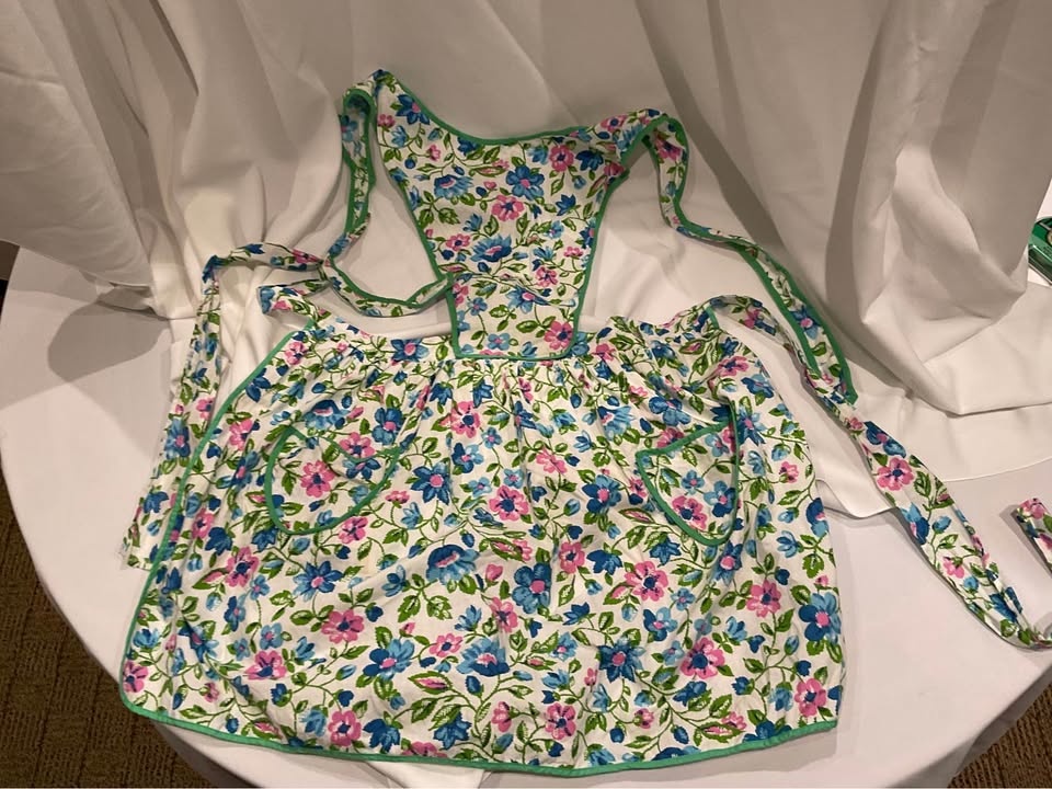 Vintage Full Apron Floral Pansy Print 1950’s - photo 5