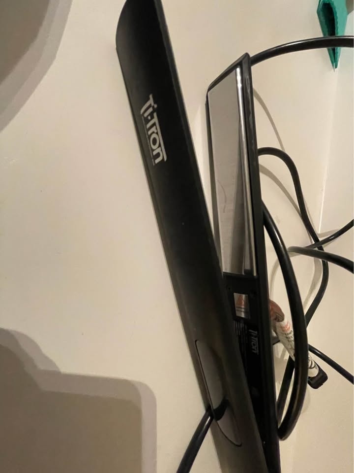 Titron Nano Titanium Hair Straightener