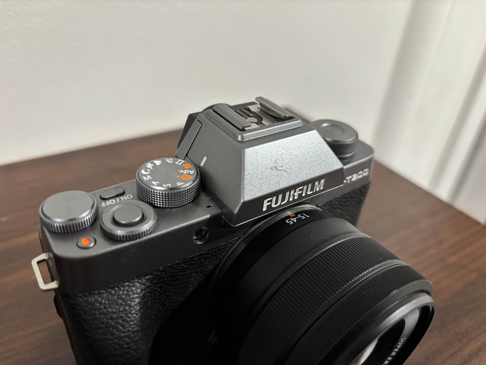 Fujifilm X-T200 Mirrorless Camera Kit - photo 2