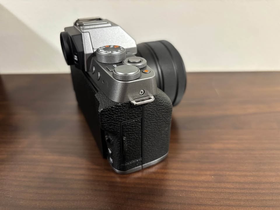Fujifilm X-T200 Mirrorless Camera Kit - photo 5