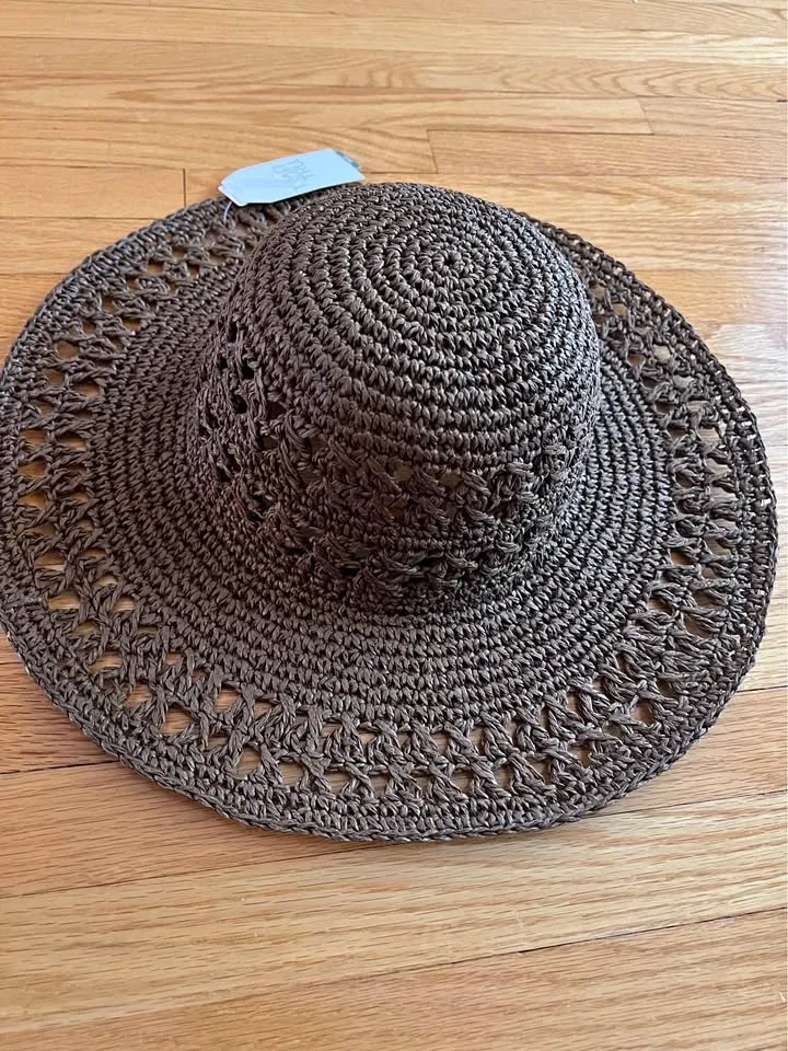 Beautiful Ladies Hat - Port Union/401/Pickering border thumbnail