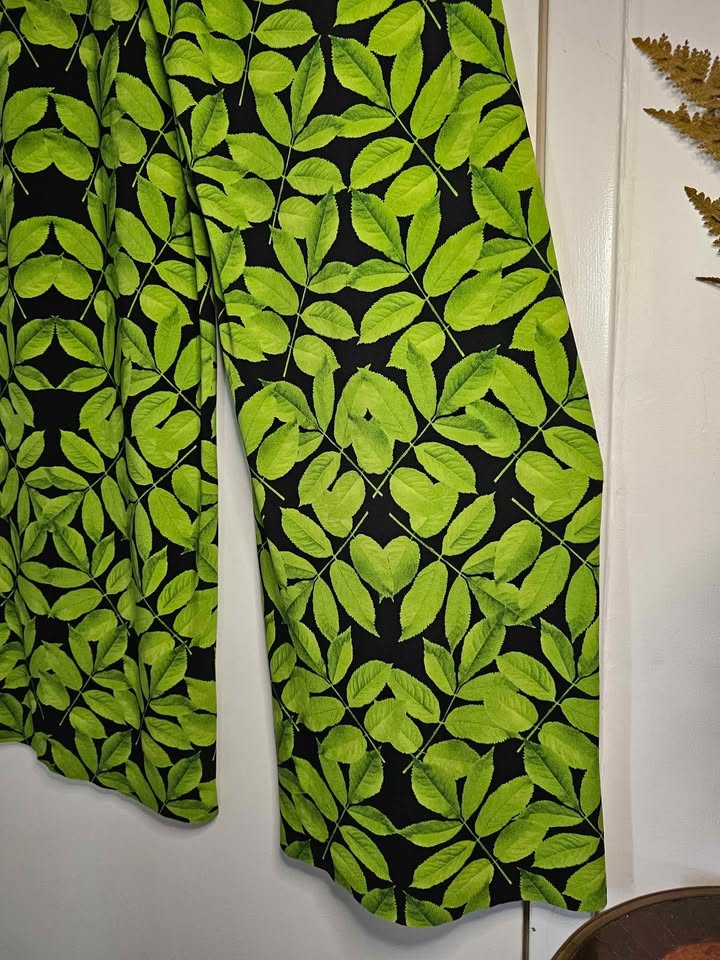Norma Kamali Leaf Print Green Black Wide-Leg Pants - photo 4