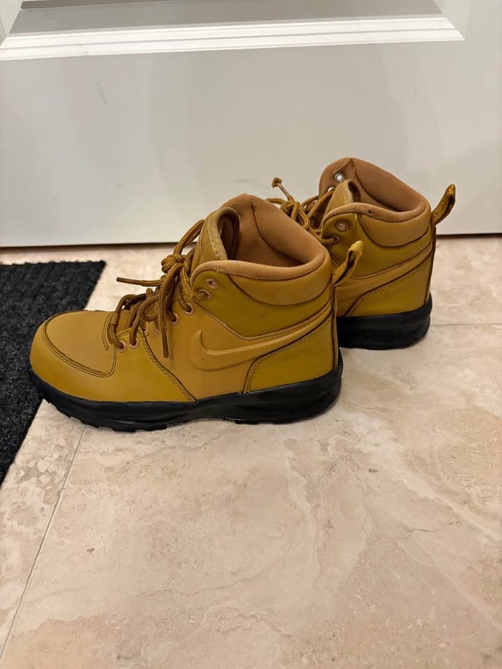 Nike Boots size 4.5Y