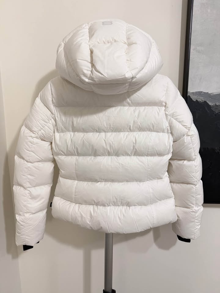 Aritzia SuperSnug Puff - cliMATTE Size M NWT - photo 2
