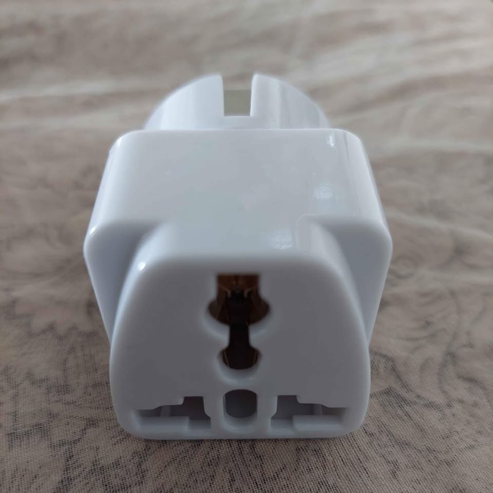 Travel adapter (Euro) - photo 4