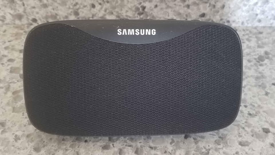 Samsung Level Box Slim Black Portable Bluetooth Speaker
