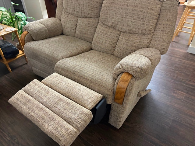 Loveseat Dual Manual Recliners - photo 2