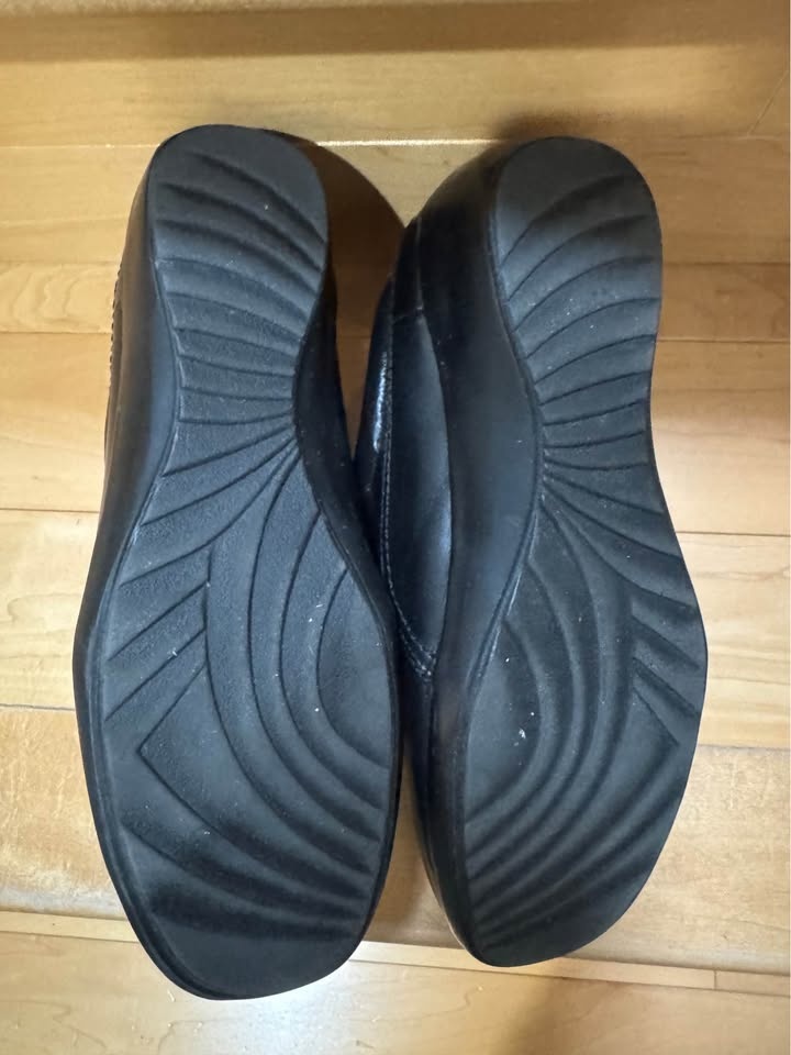 Women’s Black Leather Loafers - Size 10W - photo 5