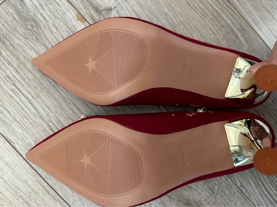 Brand New Elegant Red Wedding Heels – Size 38 - photo 4