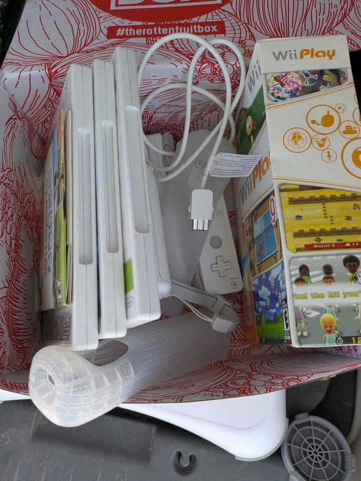 Original Wii - EUC - photo 3