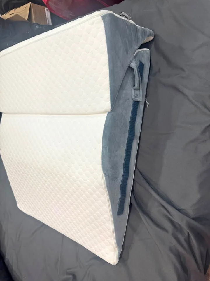 Wedge Pillow- SIMPLEDAD thumbnail