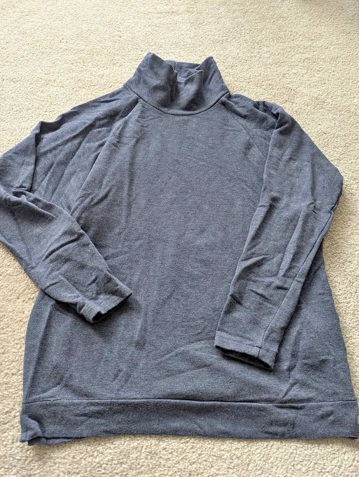 Nursing sweater with zipper - Size Small