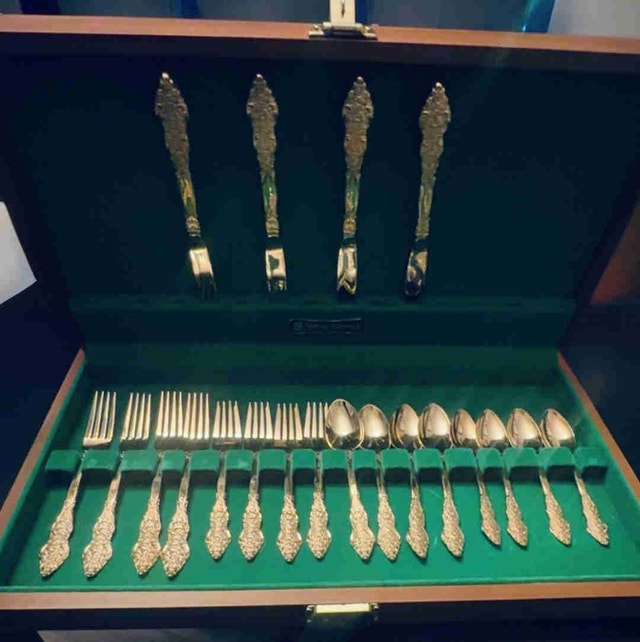 F. B. Rogers & Sons French Rose 20pc Gold Plated Flatware Set