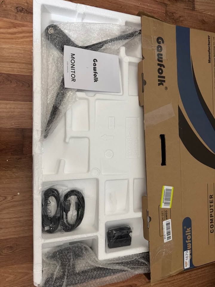 Brand New 34” Curved Ultrawide Gaming Monitor | 165Hz | Save the - photo 3