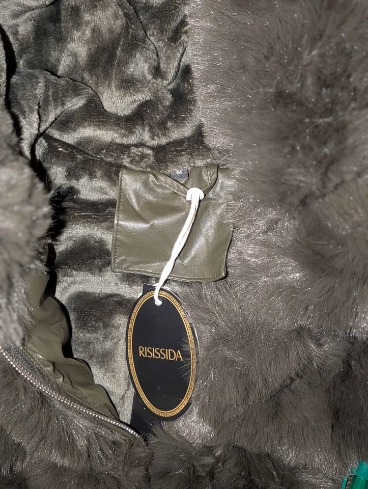 Women Fur Puffer Coat (Medium) - photo 5