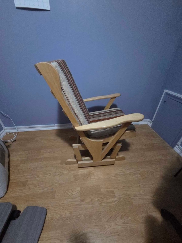 Real wood rocking chair - photo 5